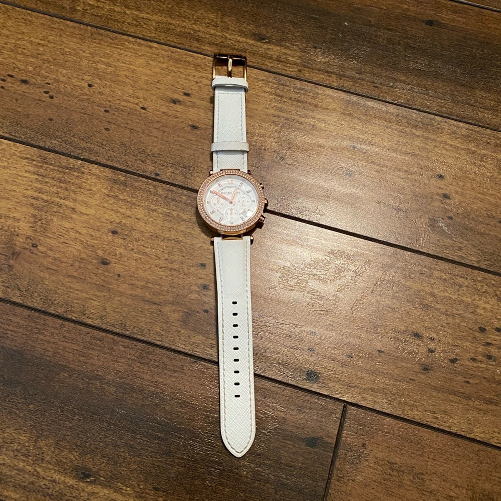 Michael kors rose gold white leather watch
